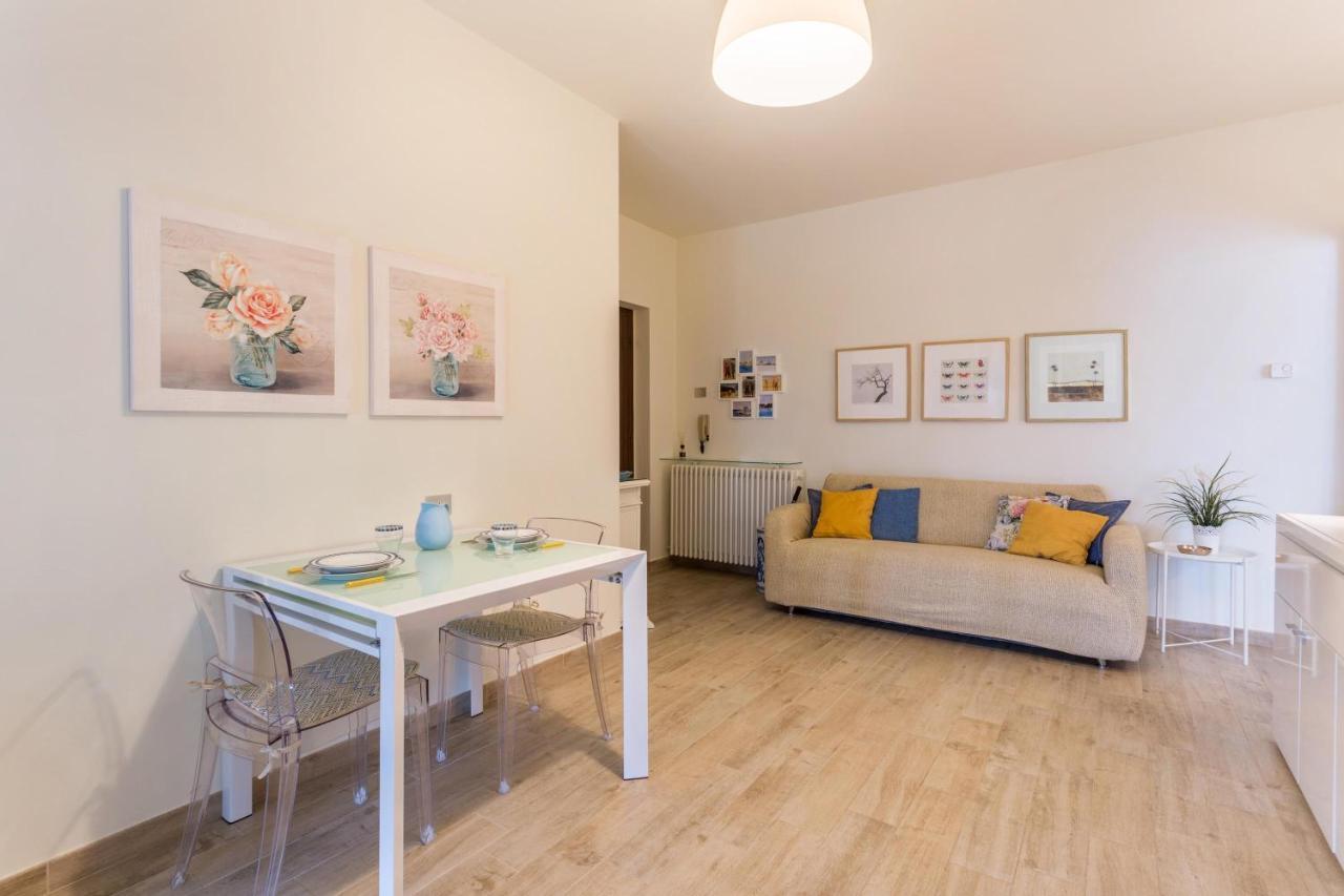 La Terrazza Apartment Brunate Bagian luar foto