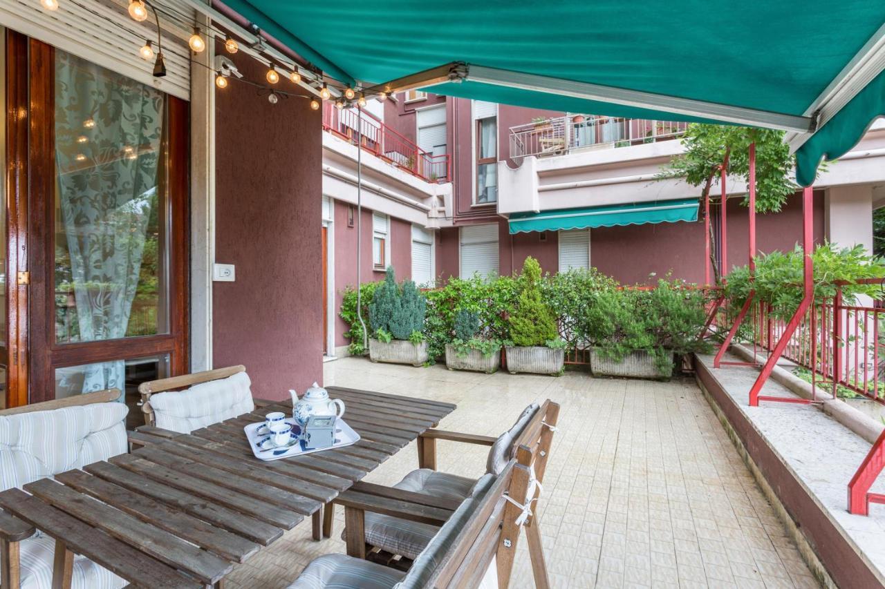 La Terrazza Apartment Brunate Bagian luar foto